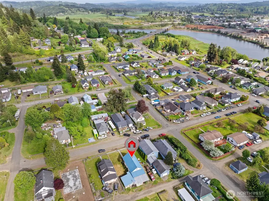 1218 Cedar Street, Raymond, WA 98577 - #2