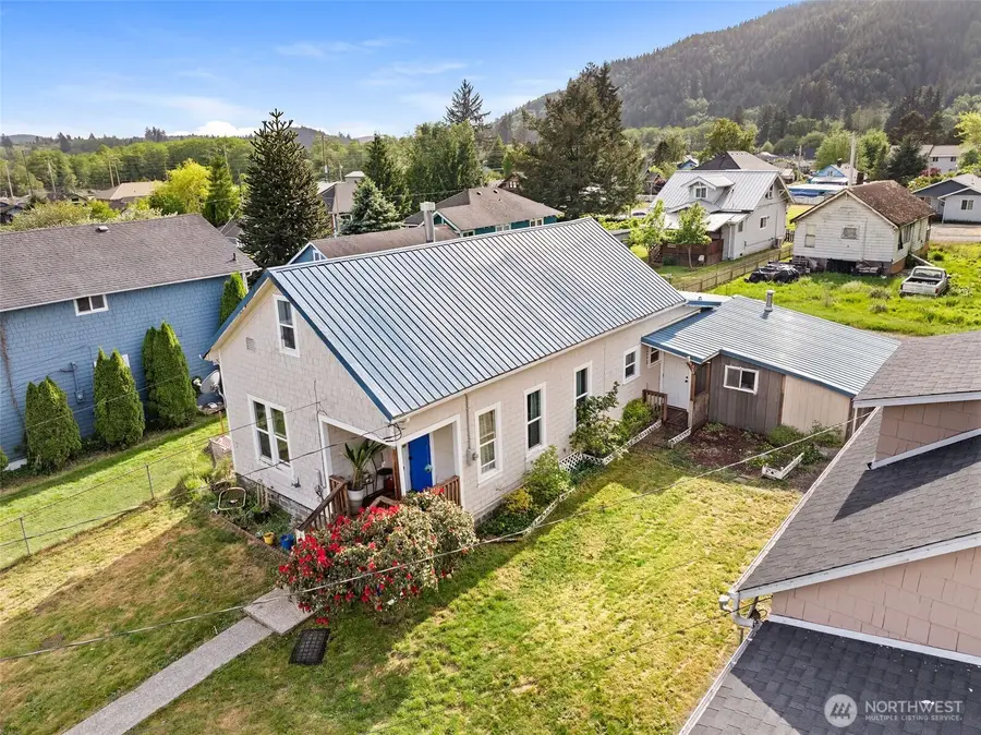 1218 Cedar Street, Raymond, WA 98577 - #3