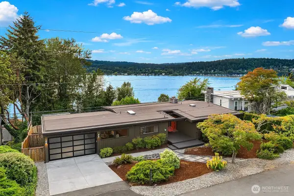 15717 62nd Avenue Ne, Kenmore, WA 98028