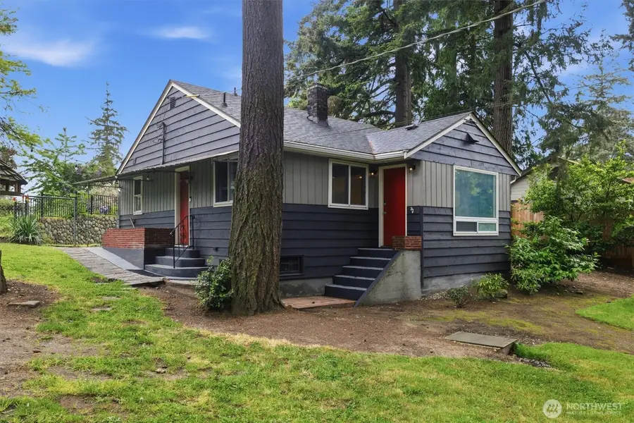 1027 S 124th Street, Seattle, WA 98168 - #2