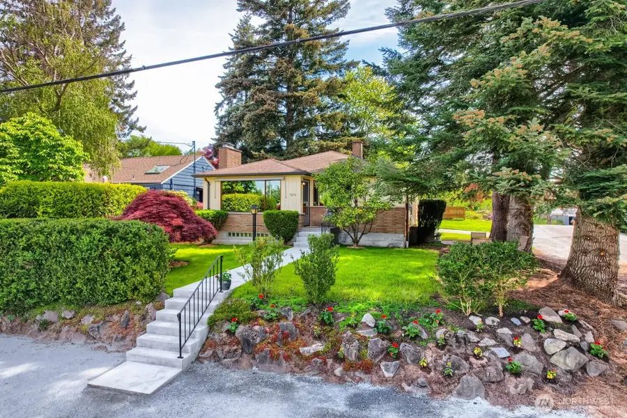 3056 50th Avenue Sw, Seattle, WA 98116 - #2