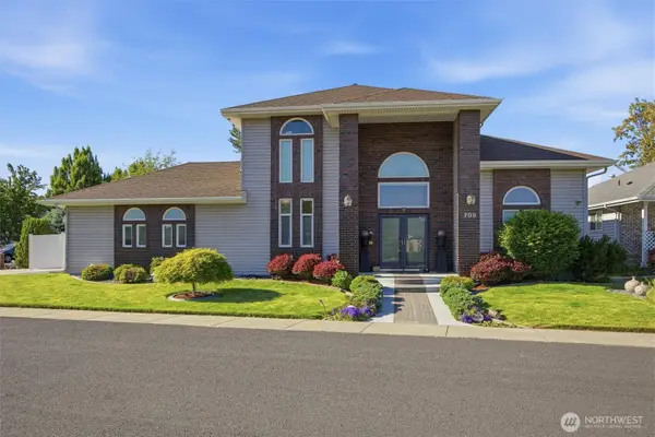 709 SE Songbird Lane, College Place, WA 99324
