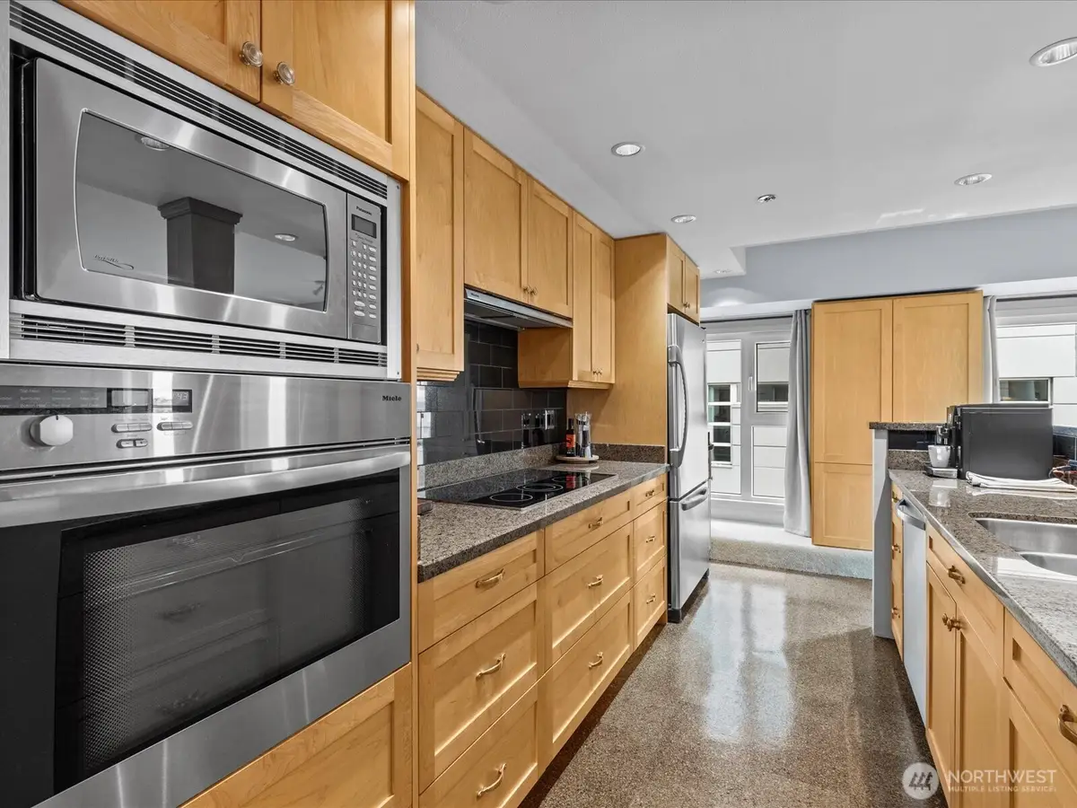 121 Vine Street #601, Seattle, WA 98121 - #1