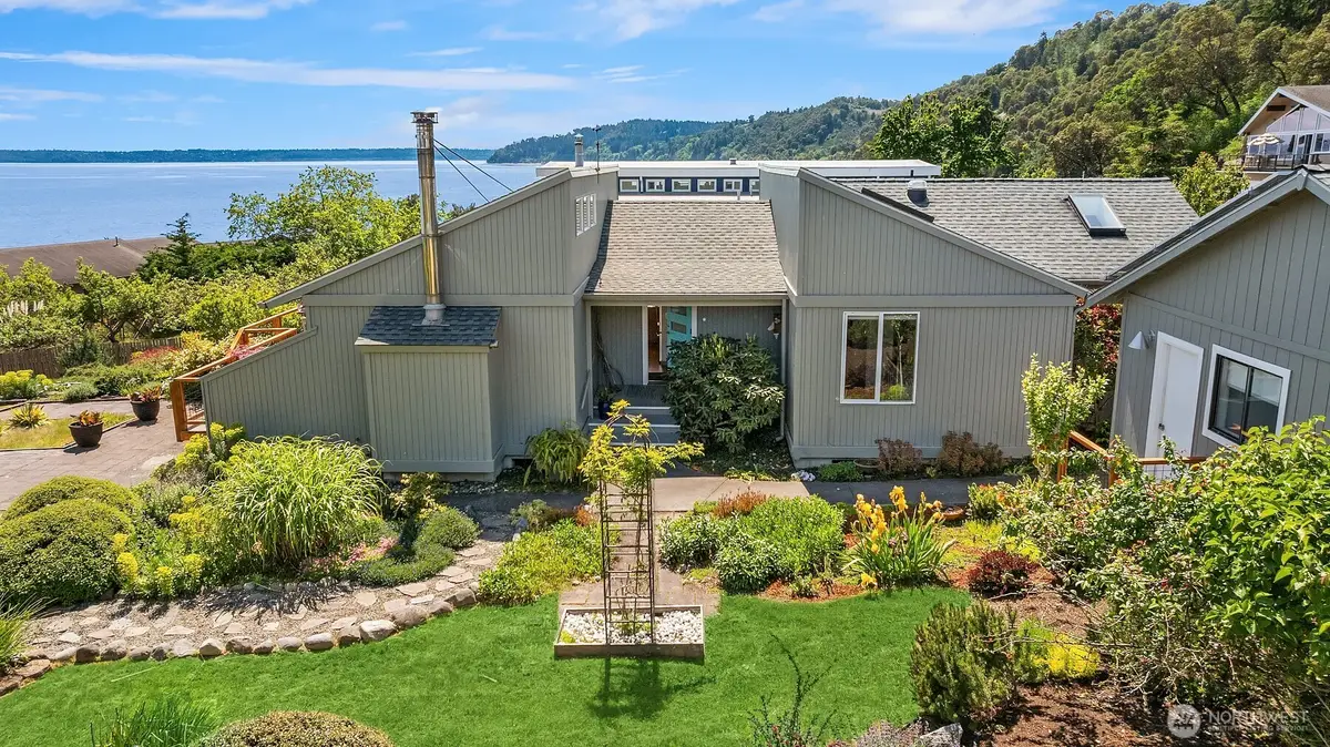 25918 75th Avenue Sw, Vashon, WA 98070 - #1