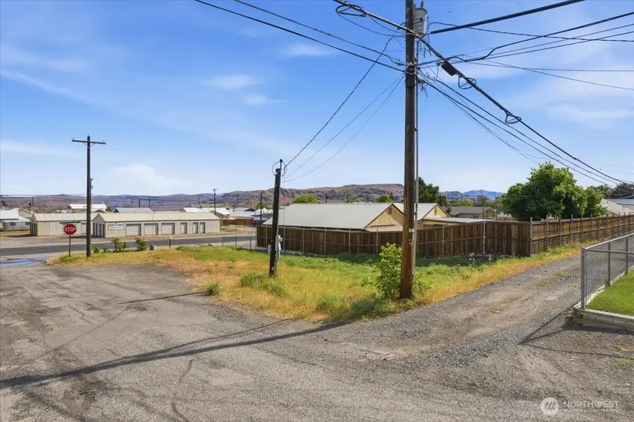 300 E Grand Coulee Avenue, Grand Coulee, WA 99133 - #2