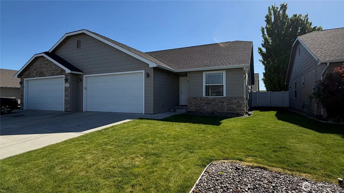 913 S 90th Avenue #2, Yakima, WA 98908 - #1