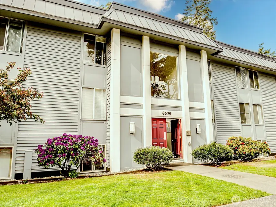 8609 Zircon Drive Sw #E2, Lakewood, WA 98498 - #2