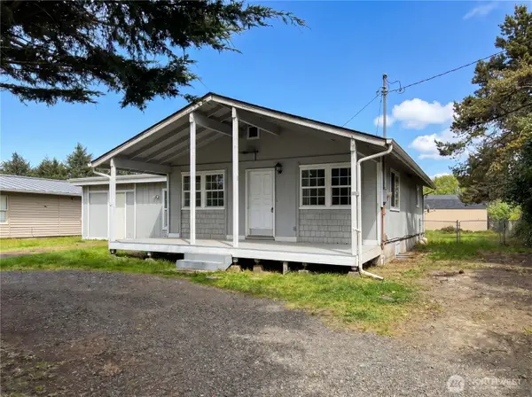 494 Inlet Avenue Nw, Ocean Shores, WA 98569