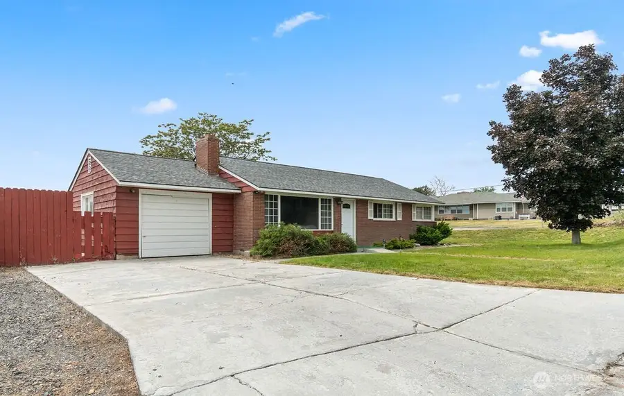 281 Mocliff Avenue, Ephrata, WA 98823 - #2