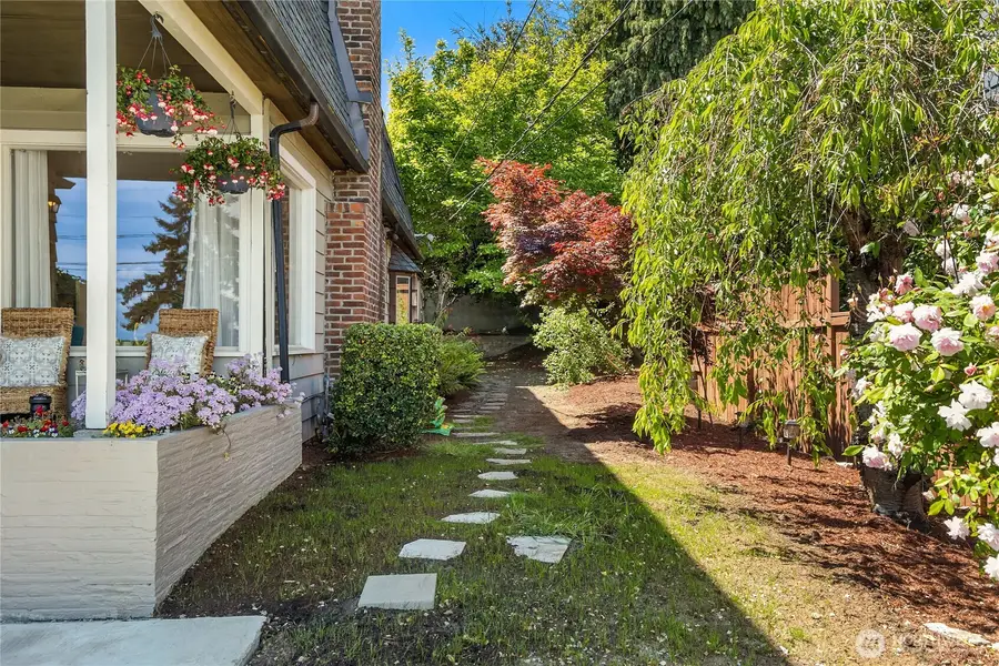 2727 36th Avenue Sw, Seattle, WA 98126 - #3