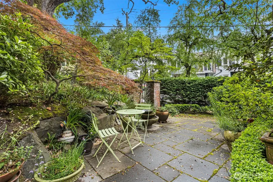 720 Belmont Avenue E #6, Seattle, WA 98102 - #3