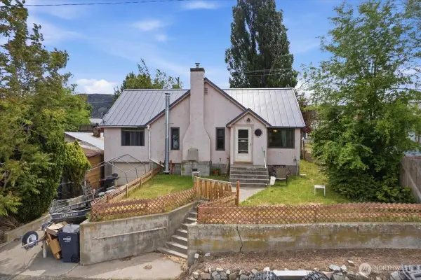 118 Coulee Boulevard, Electric City, WA 99123