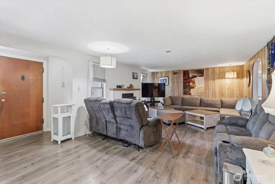 118 Coulee Boulevard, Electric City, WA 99123 - #2