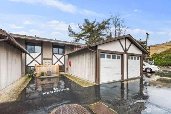 323 SW 112th Street #102, Seattle, WA 98146