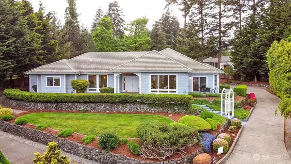 654 9th Court, Fox Island, WA 98333