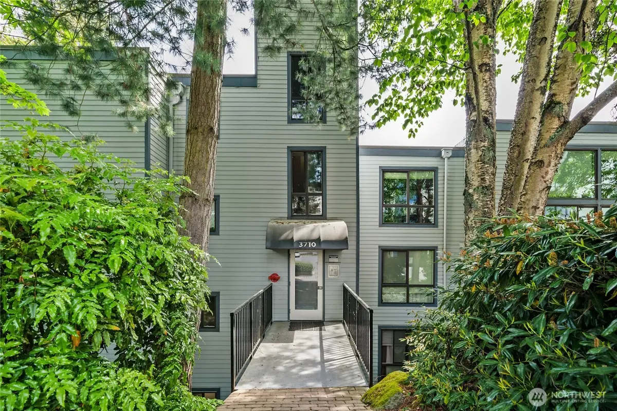 3710 26th Place W #405, Seattle, WA 98199 - #1