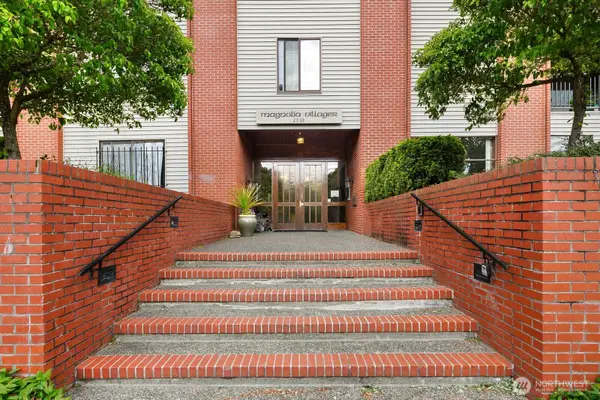 2858 32nd Avenue W #106, Seattle, WA 98199