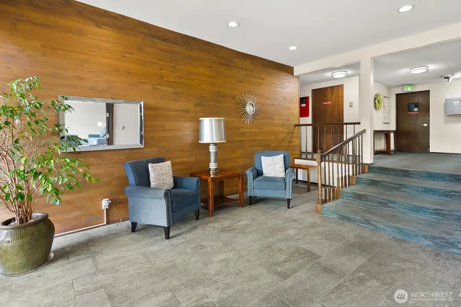 2858 32nd Avenue W #106, Seattle, WA 98199 - #2