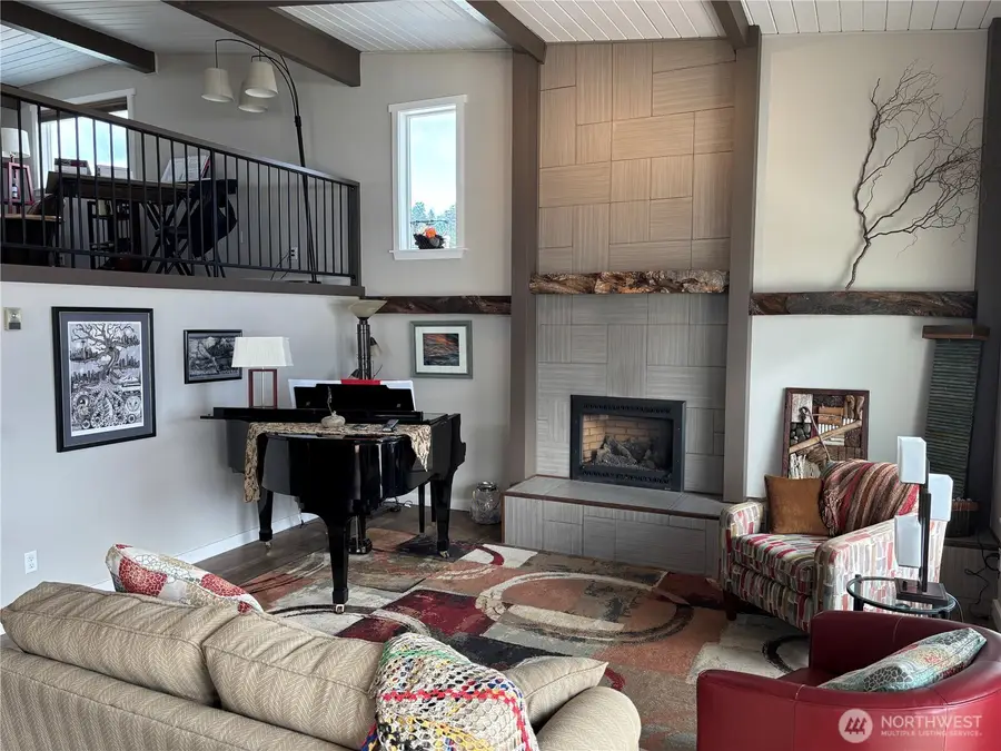196 Lake Avenue, Freeland, WA 98249 - #2