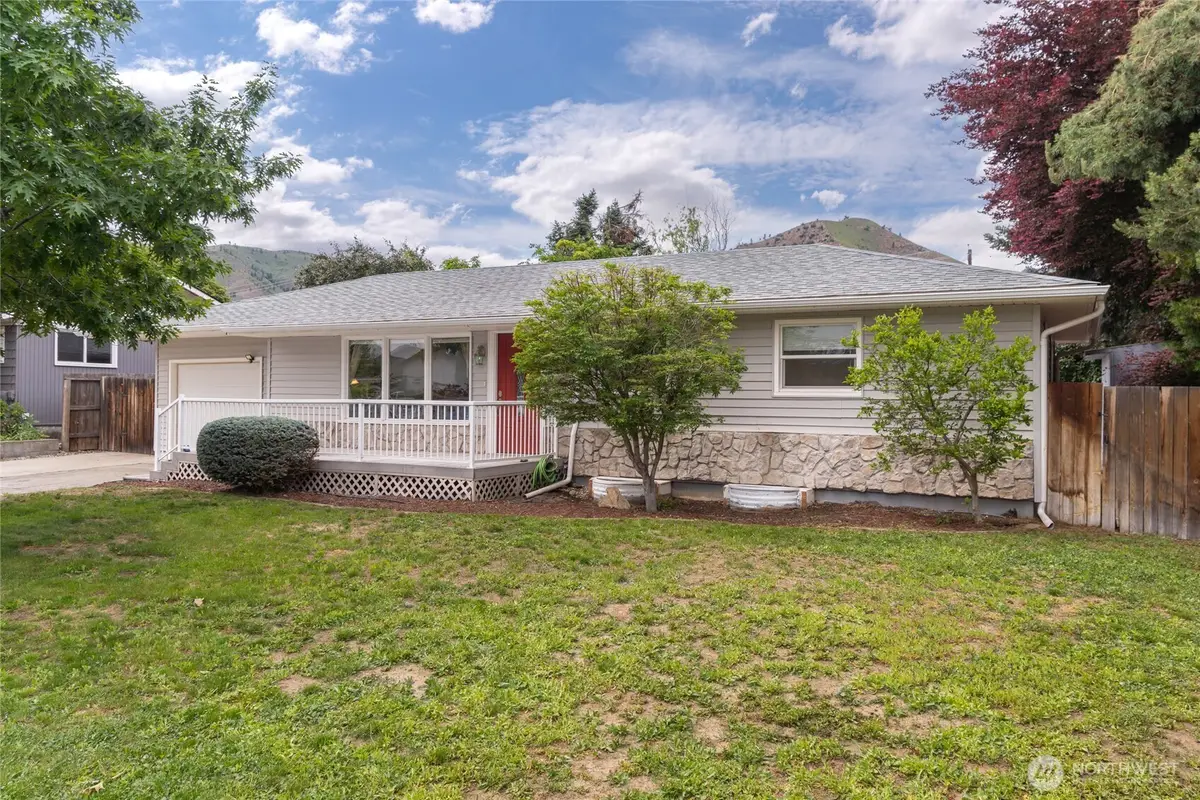 12 S Schafer Street, Wenatchee, WA 98801 - #1