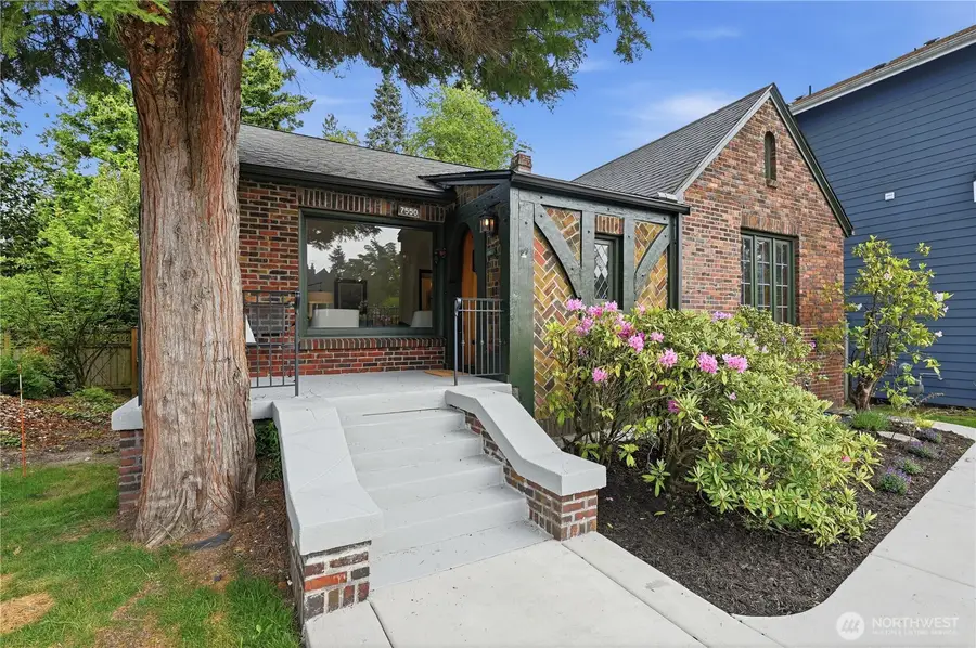 7550 21st Avenue Ne, Seattle, WA 98115 - #2