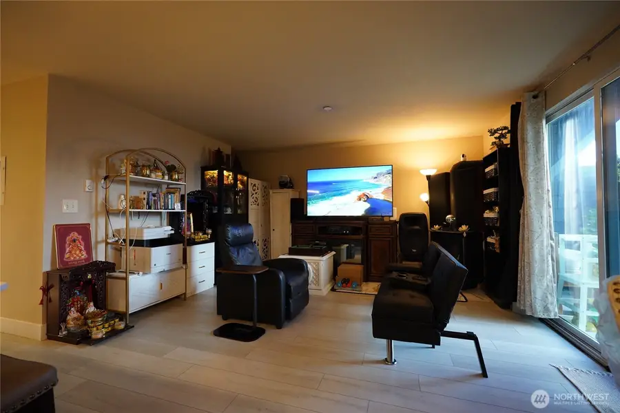 25720 114th Avenue Se #F102, Kent, WA 98030 - #3