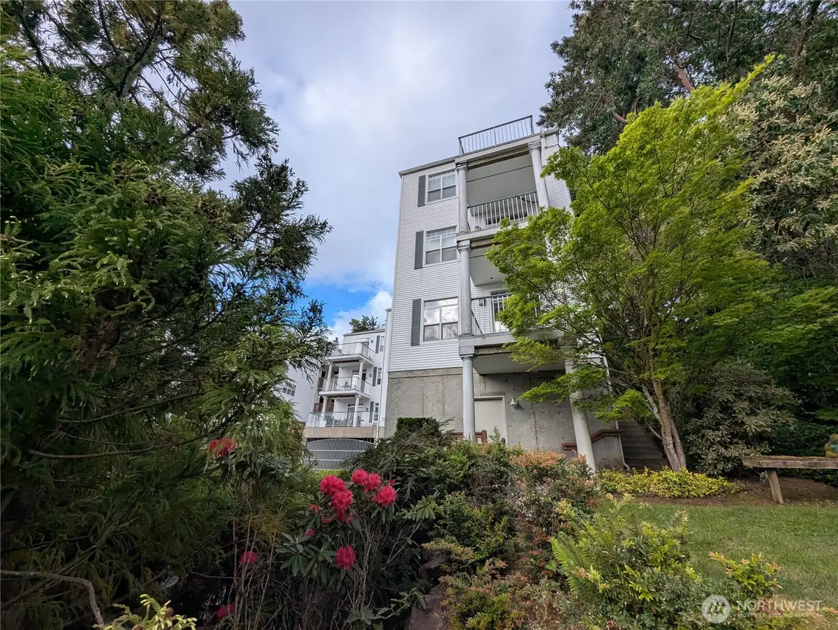 3990 129th Place Se #C106, Bellevue, WA 98006 - #1