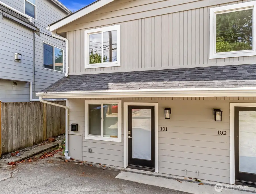 9251 N Ashworth Avenue N, Seattle, WA 98103 - #2