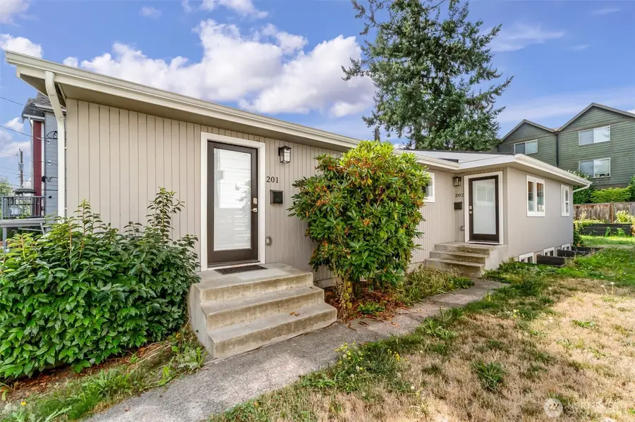 9251 N Ashworth Avenue N, Seattle, WA 98103 - #3