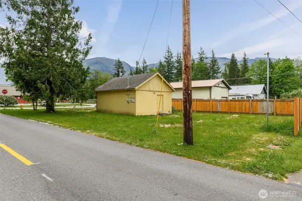 920 Orchard Avenue, Gold Bar, WA 98251