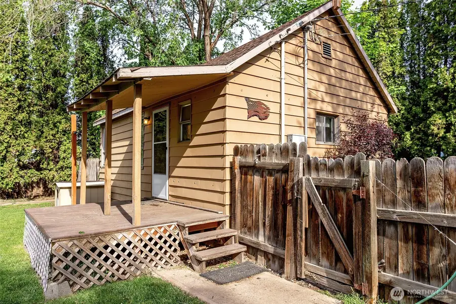 208 W Second Avenue, Kittitas, WA 98934 - #3