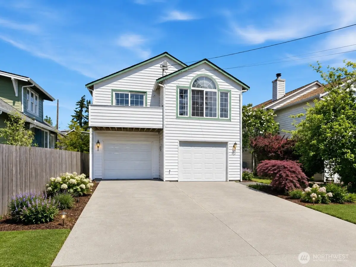 512 N 104th Street, Seattle, WA 98133 - #1