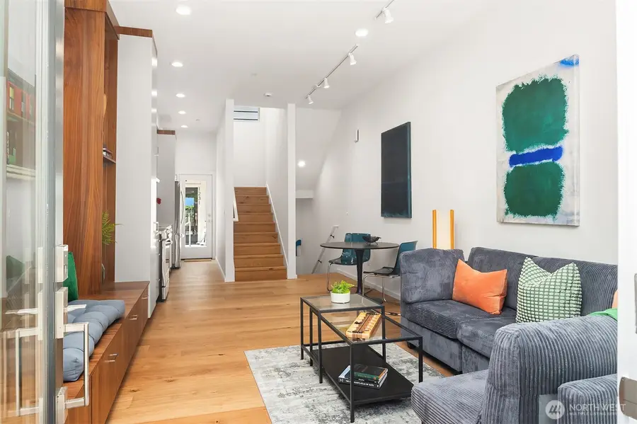 633 13th Avenue E, Seattle, WA 98102 - #2