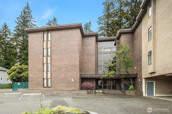 5915 Highway Place #201, Everett, WA 98203
