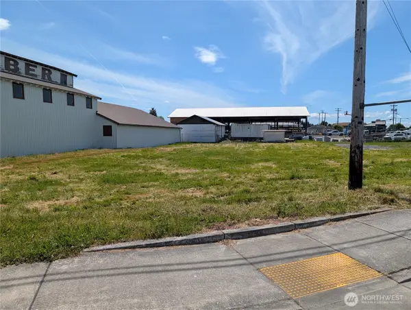 9728 270th Street Nw, Stanwood, WA 98292