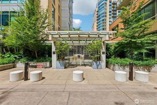910 Lenora Street #S1201, Seattle, WA 98121