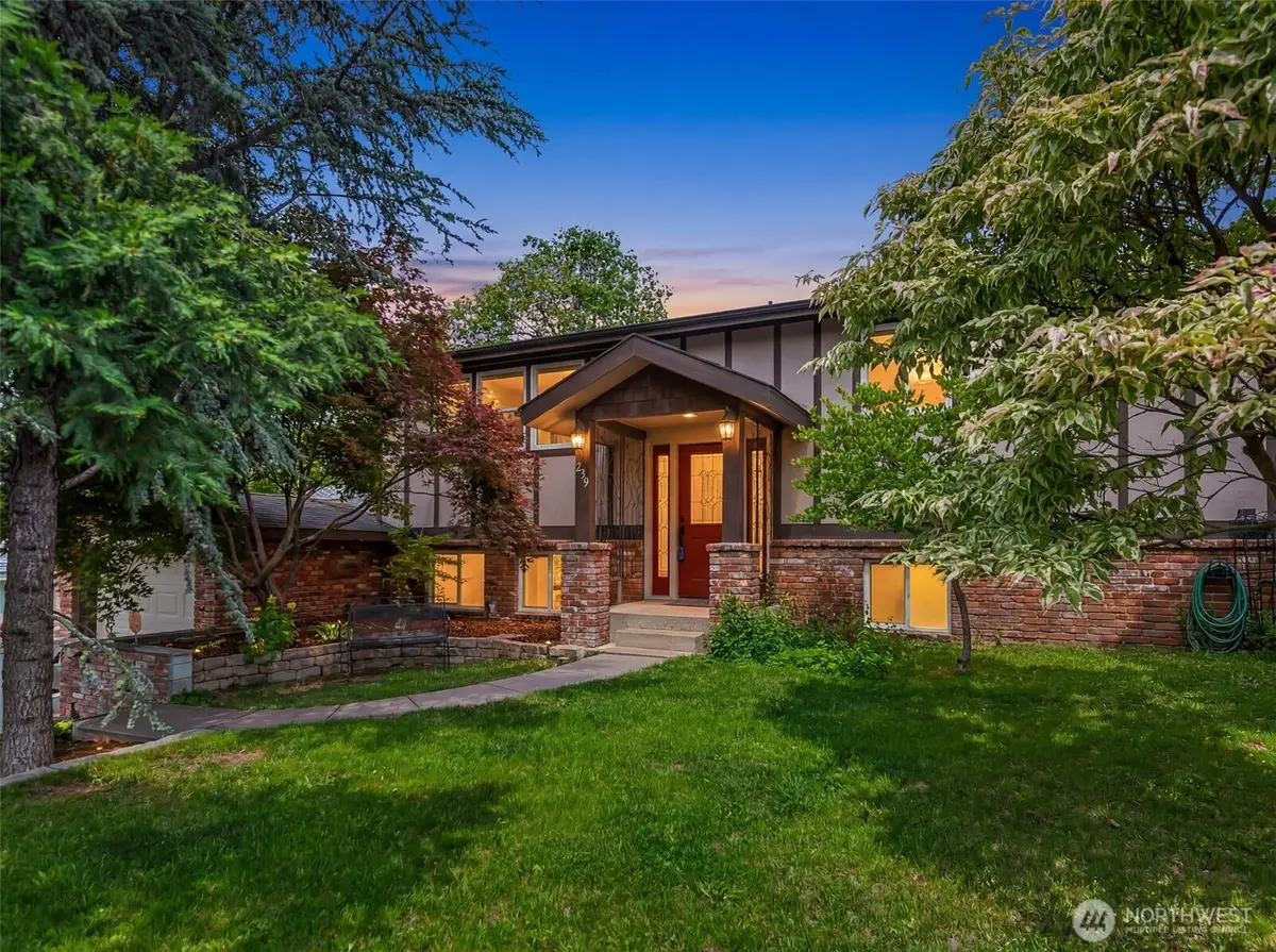 239 6th Street Ne, East Wenatchee, WA 98802 - #1