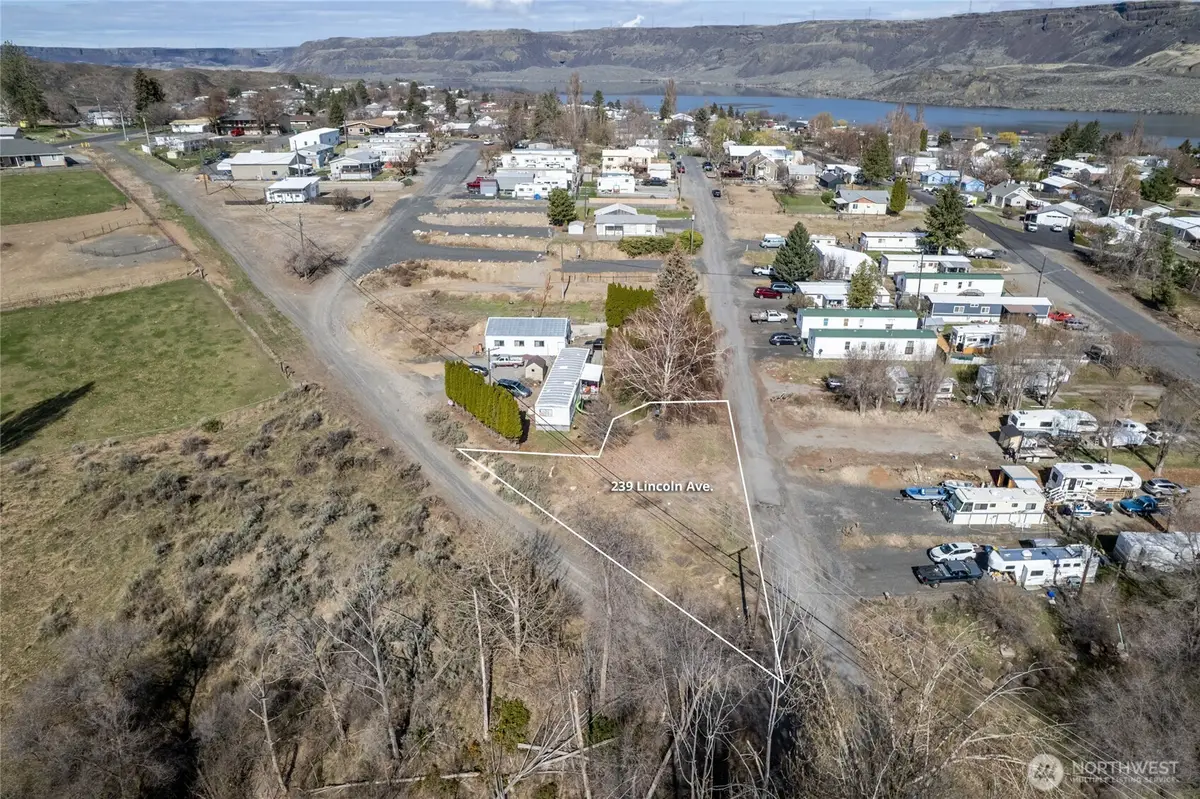239 Lincoln Avenue, Electric City, WA 99123 - #1