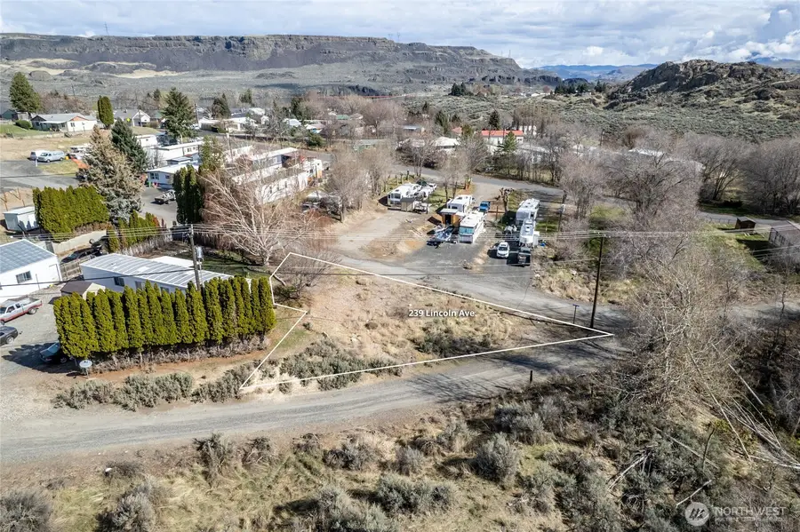 239 Lincoln Avenue, Electric City, WA 99123 - #3