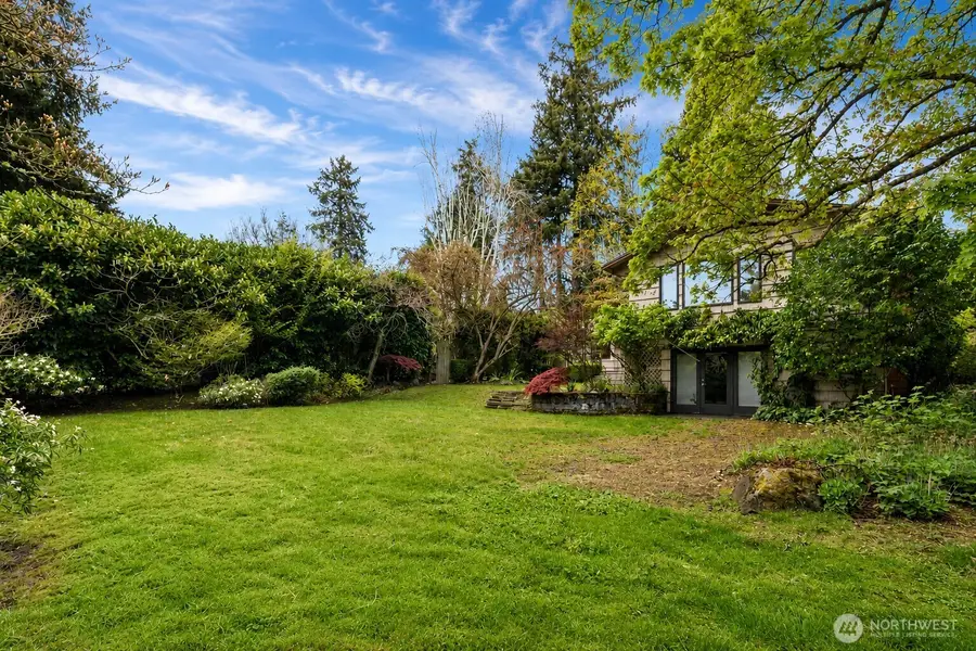 7611 NE 8th Street, Medina, WA 98039 - #3