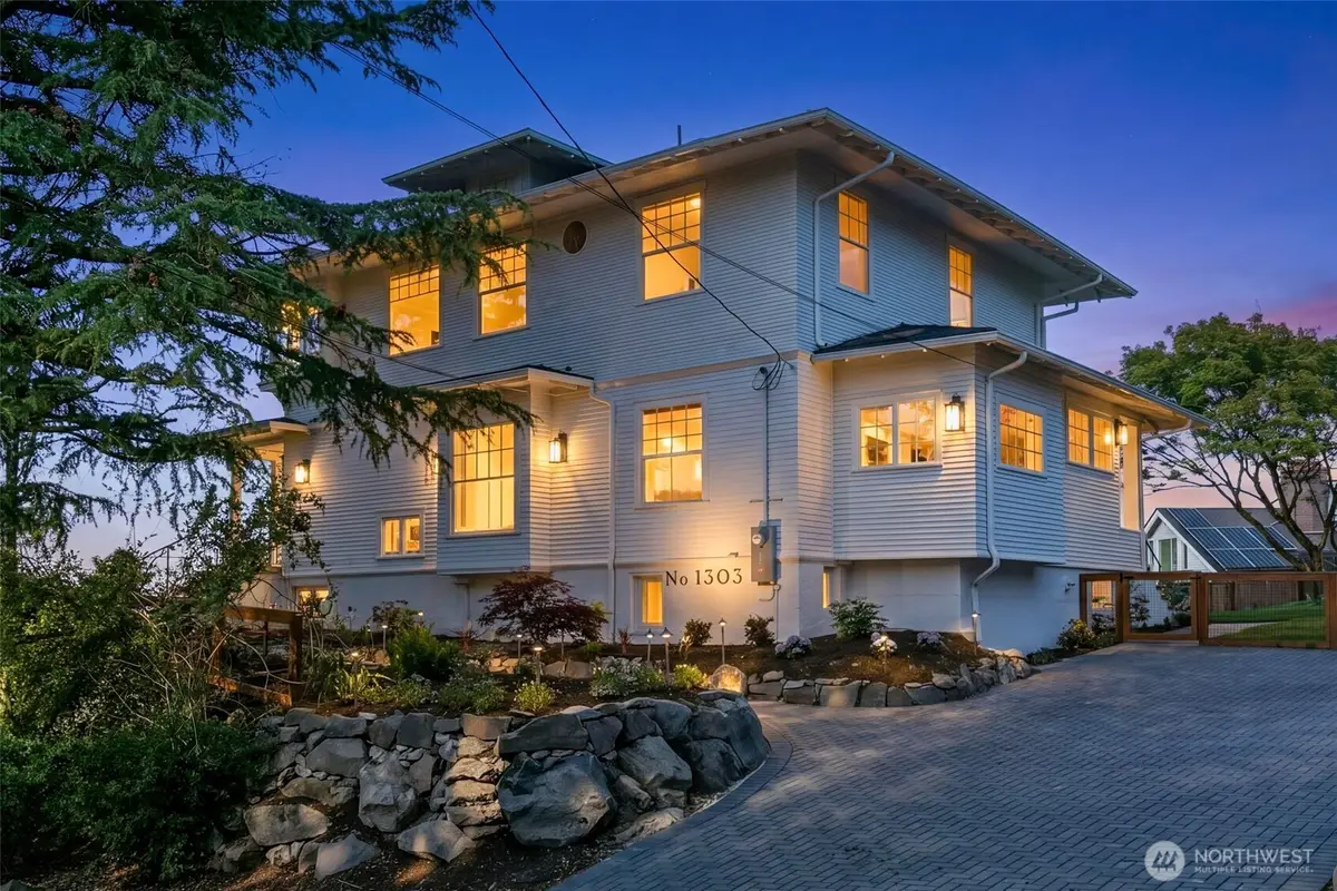 1303 E Lynn Street, Seattle, WA 98102 - #1