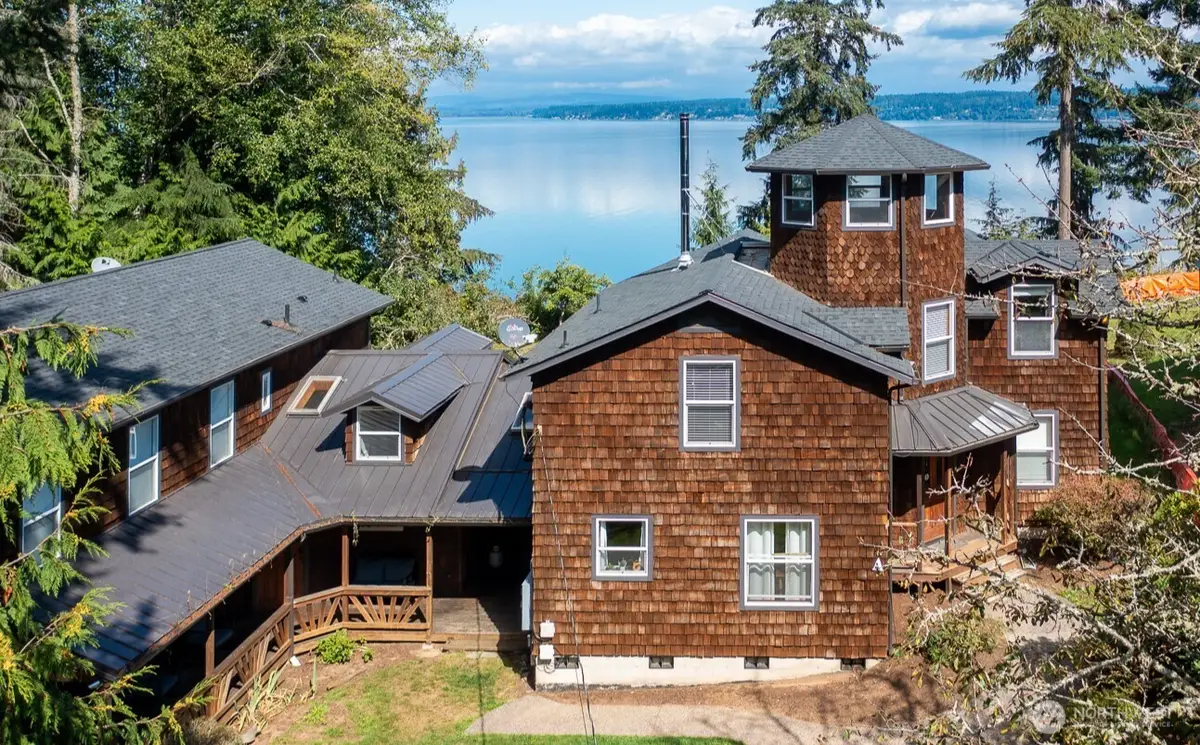 2681 S East Camano Dr, Camano Island, WA 98282 - #1