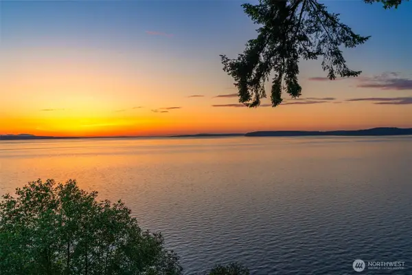 9233 Olympic View Drive, Edmonds, WA 98020