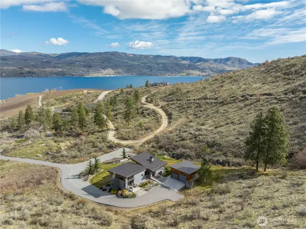 111 Hawks Meadow Road, Chelan, WA 98816