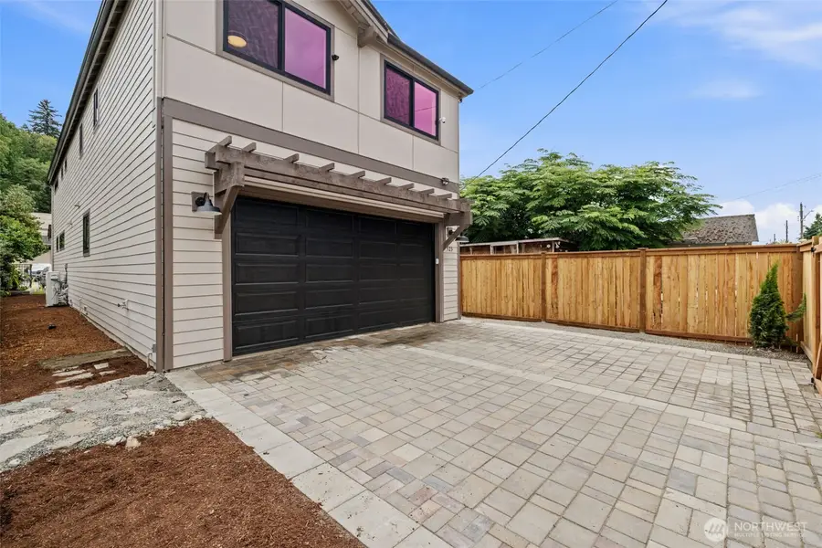523 Bridges Avenue S, Kent, WA 98032 - #2