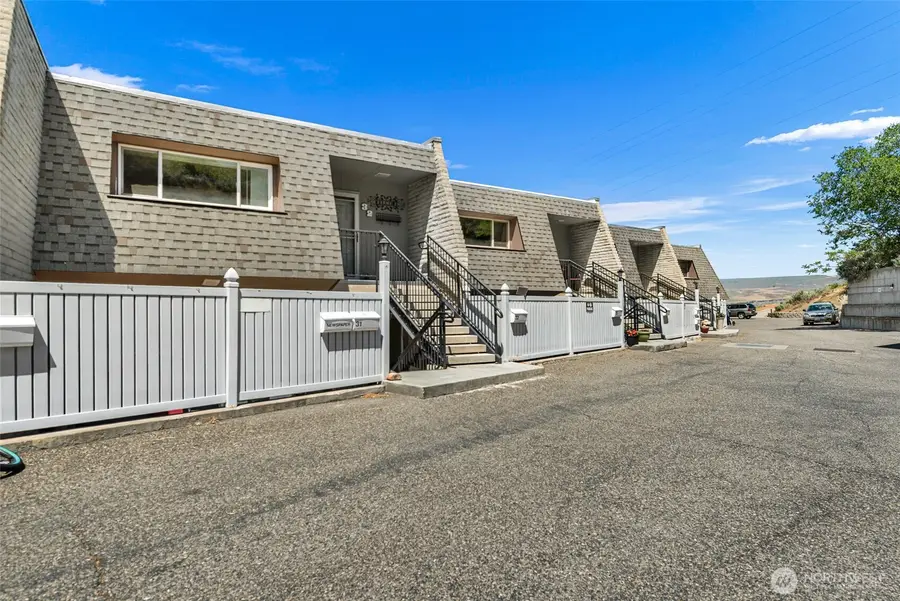 1818 Skyline Drive #32, Wenatchee, WA 98801 - #3