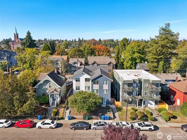5255 Brooklyn Avenue Ne, Seattle, WA 98015