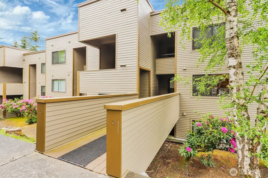 4895 76th Street Sw #D-302, Mukilteo, WA 98275 - #2