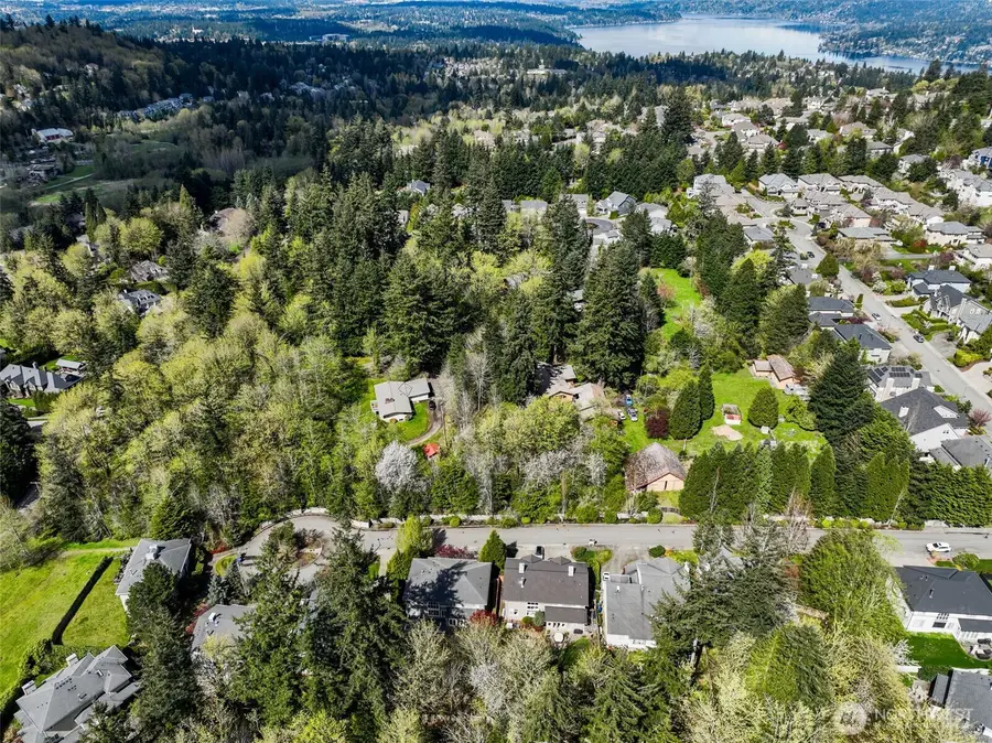 6302 164th Avenue Se, Bellevue, WA 98060 - #3