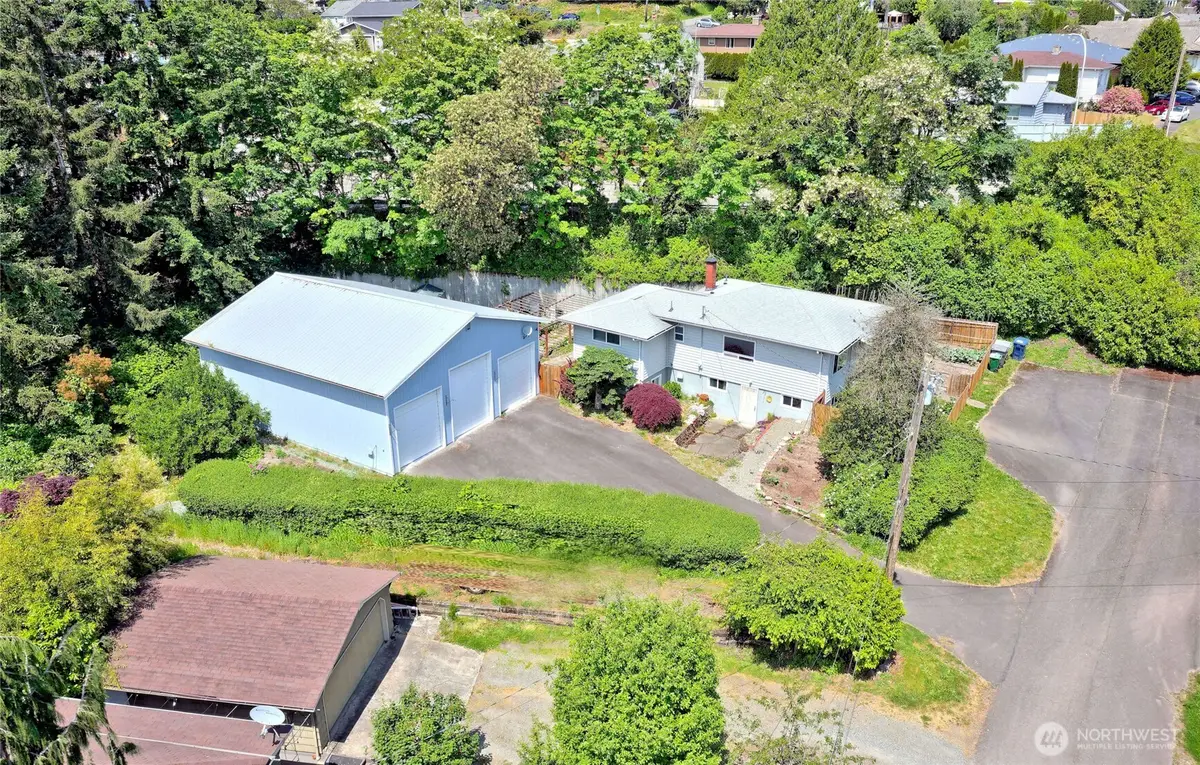 423 Lind Avenue Sw, Renton, WA 98057 - #1
